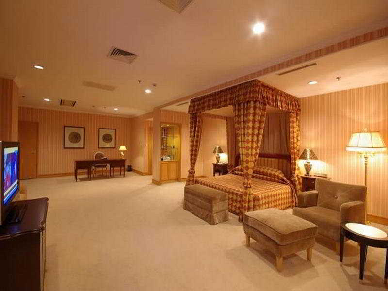 Landison Plaza International Hotel Trấn Giang Ngoại thất bức ảnh