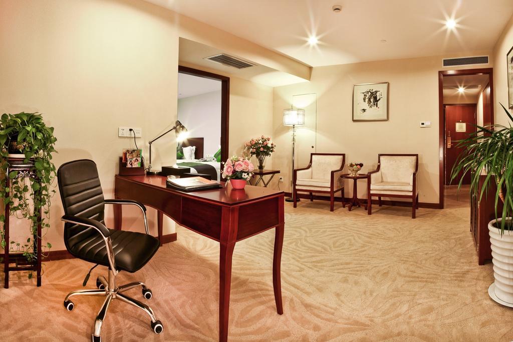 Landison Plaza International Hotel Trấn Giang Ngoại thất bức ảnh