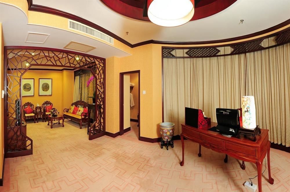 Landison Plaza International Hotel Trấn Giang Ngoại thất bức ảnh