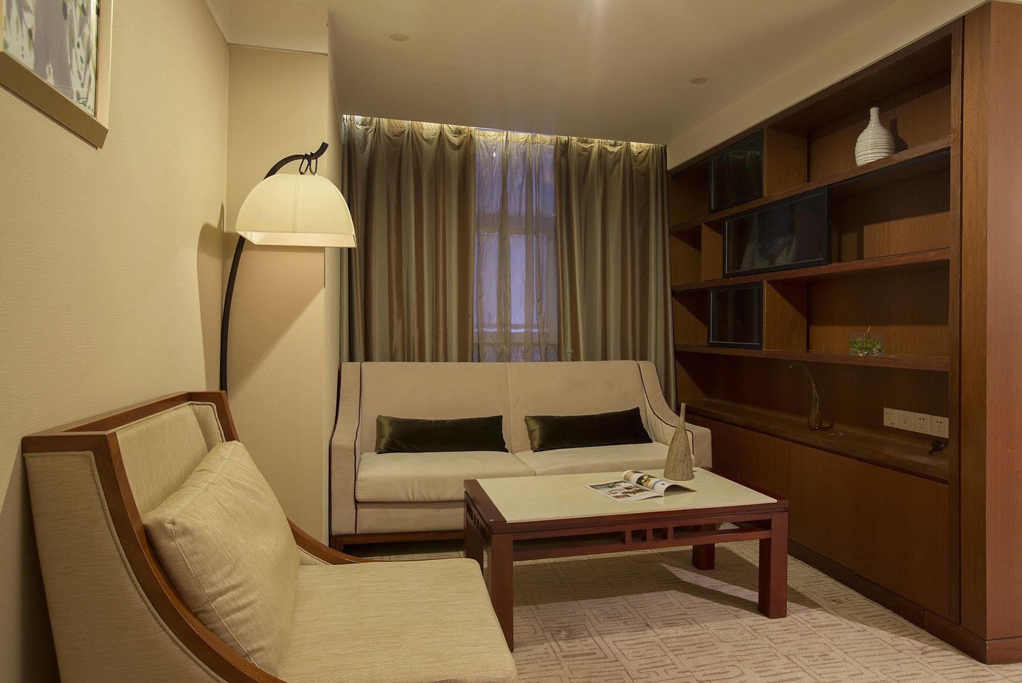 Landison Plaza International Hotel Trấn Giang Ngoại thất bức ảnh