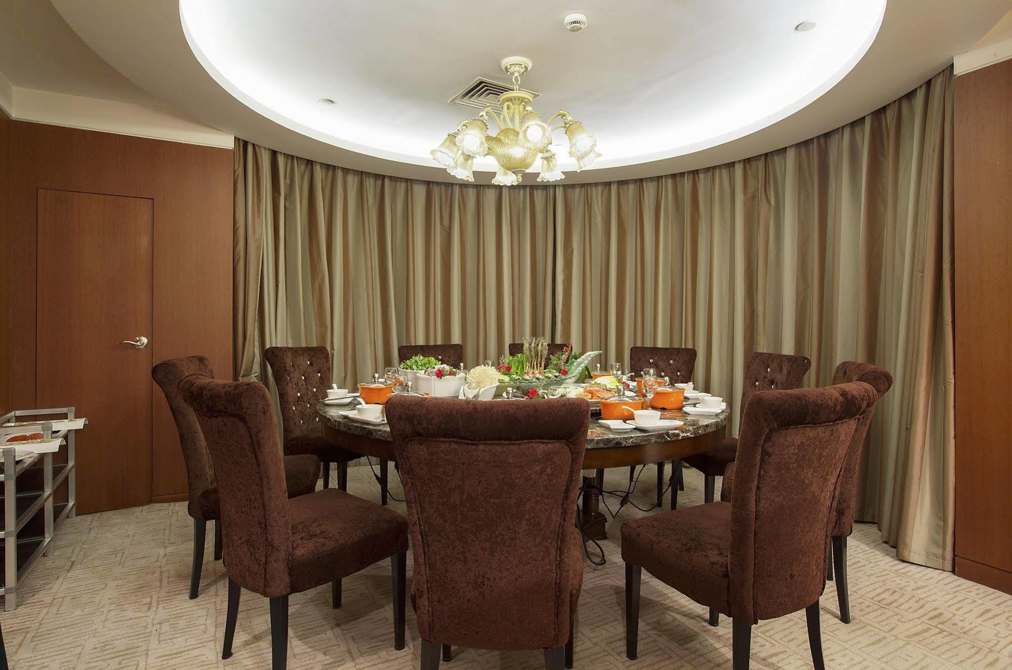 Landison Plaza International Hotel Trấn Giang Ngoại thất bức ảnh
