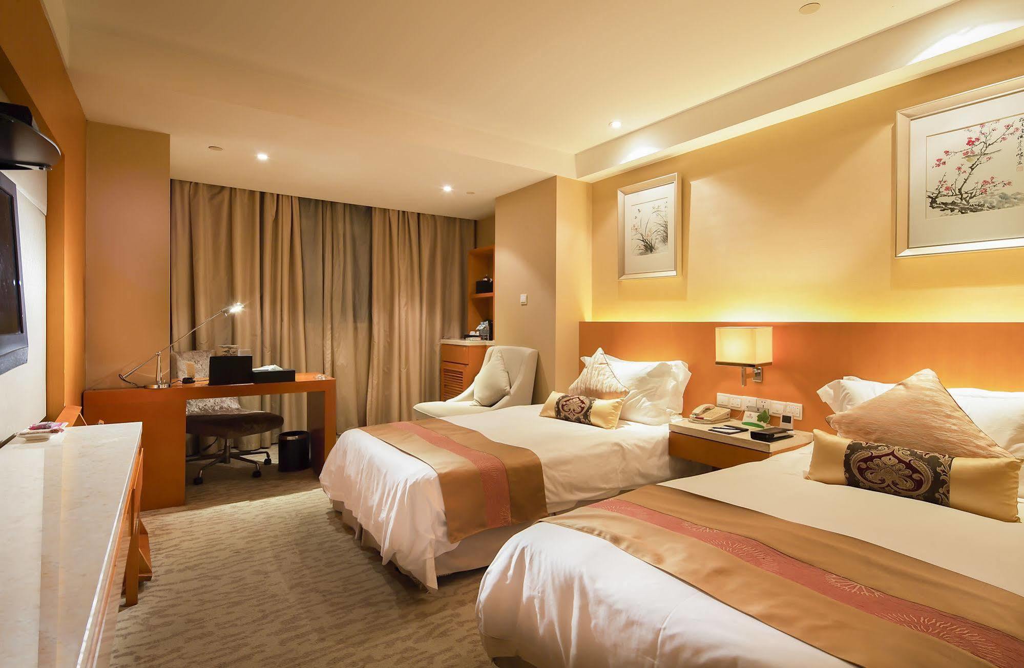 Landison Plaza International Hotel Trấn Giang Ngoại thất bức ảnh